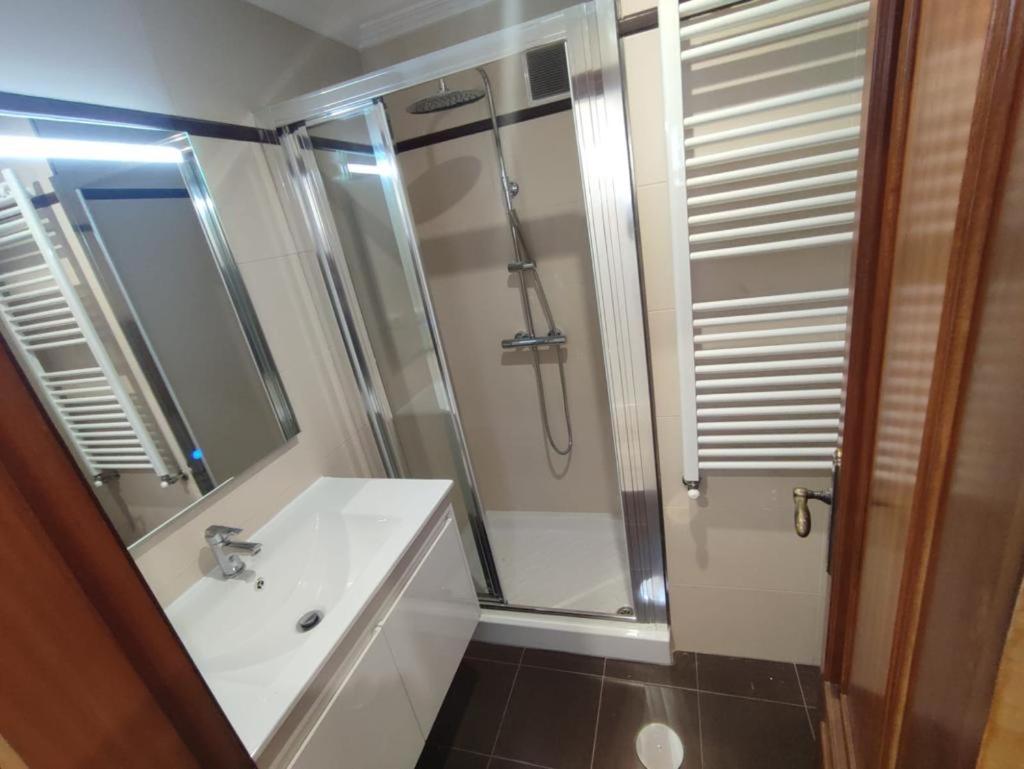 Apartamentos Demar Luis Casais O Grove Pokoj fotografie