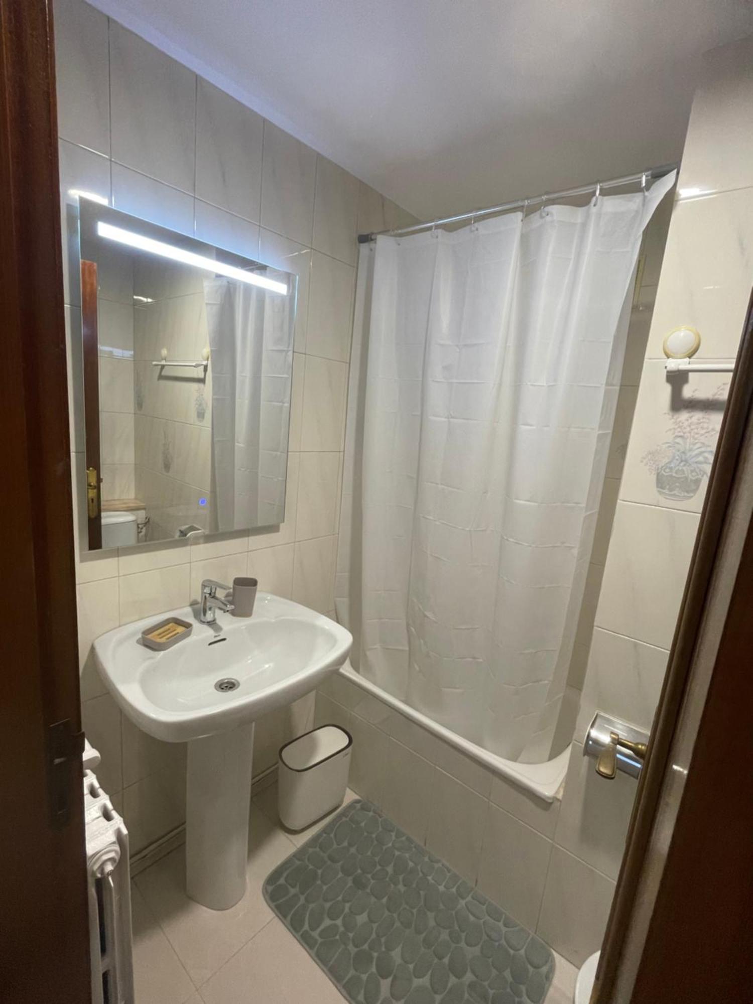 Apartamentos Demar Luis Casais O Grove Pokoj fotografie