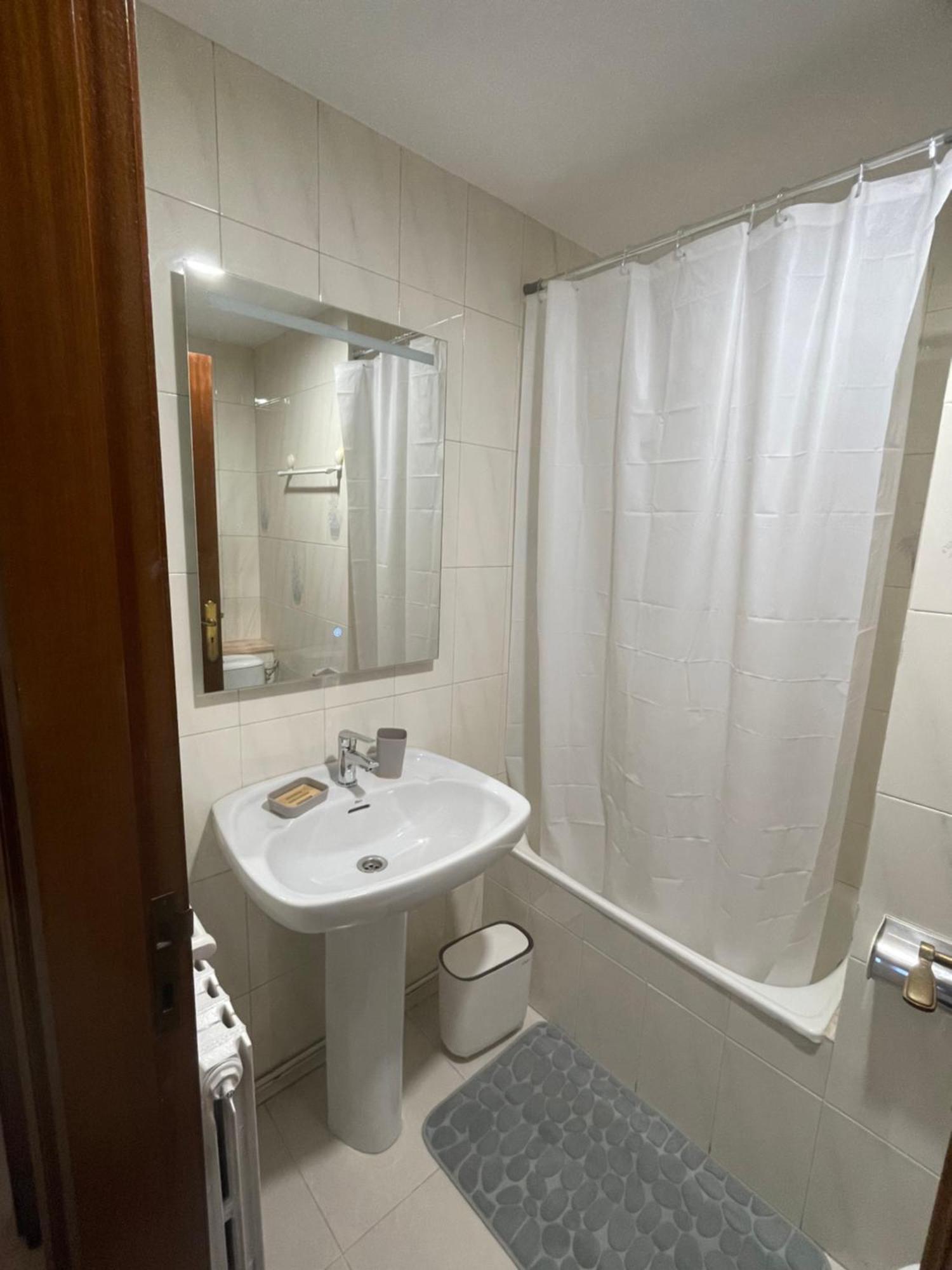 Apartamentos Demar Luis Casais O Grove Pokoj fotografie